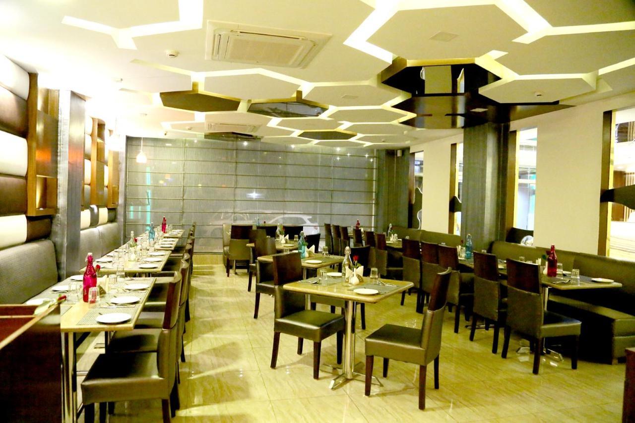 Aggarwal Hotel Zirakpur Bagian luar foto