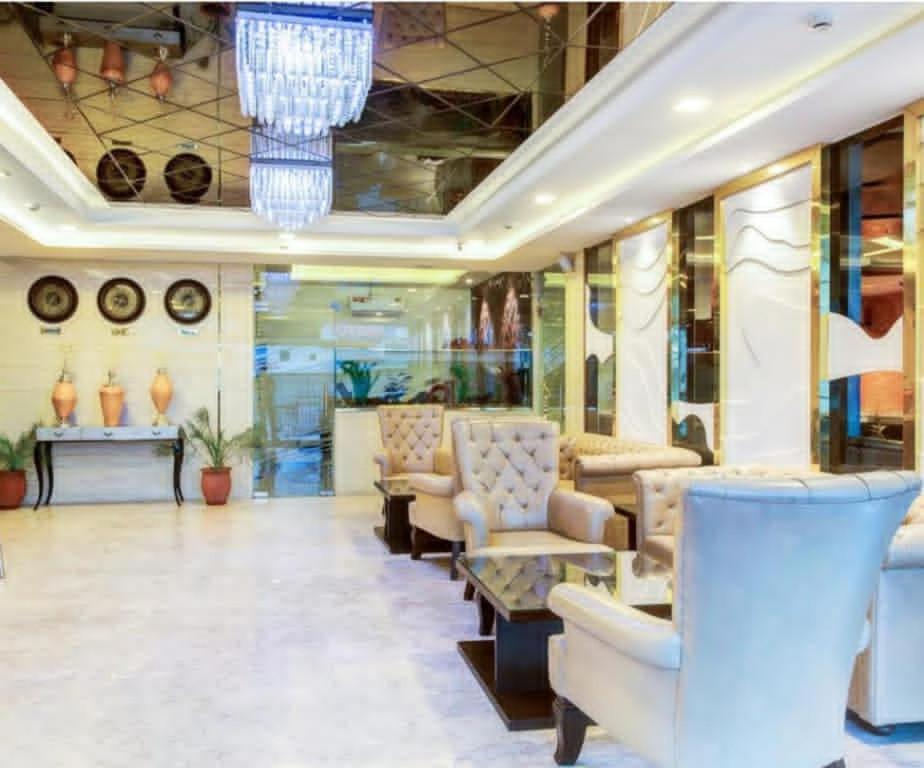 Aggarwal Hotel Zirakpur Bagian luar foto