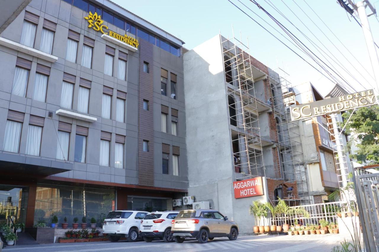 Aggarwal Hotel Zirakpur Bagian luar foto