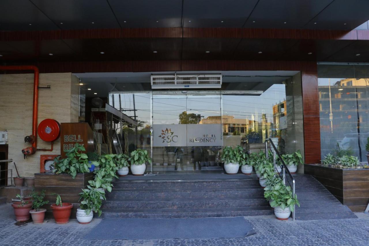 Aggarwal Hotel Zirakpur Bagian luar foto