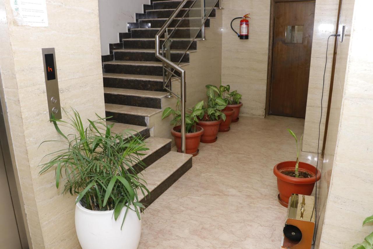 Aggarwal Hotel Zirakpur Bagian luar foto