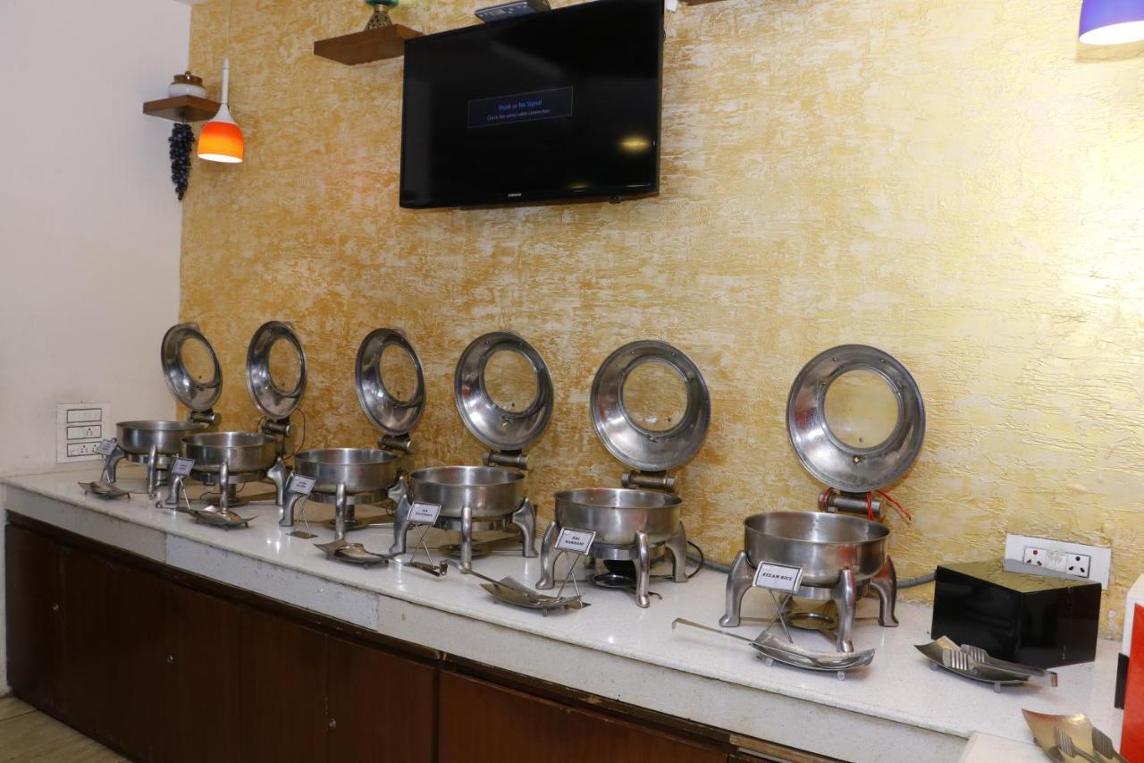 Aggarwal Hotel Zirakpur Bagian luar foto