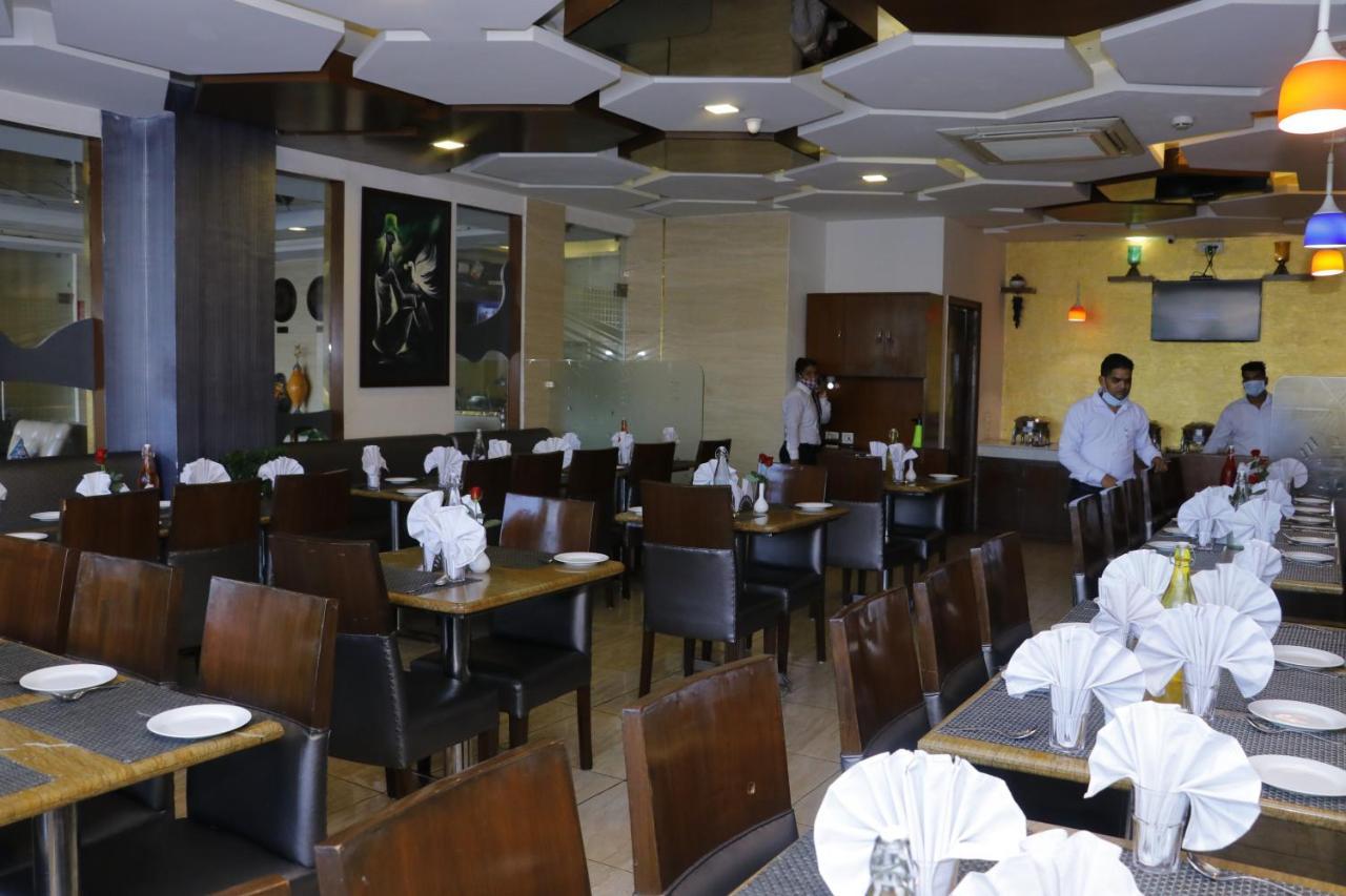 Aggarwal Hotel Zirakpur Bagian luar foto