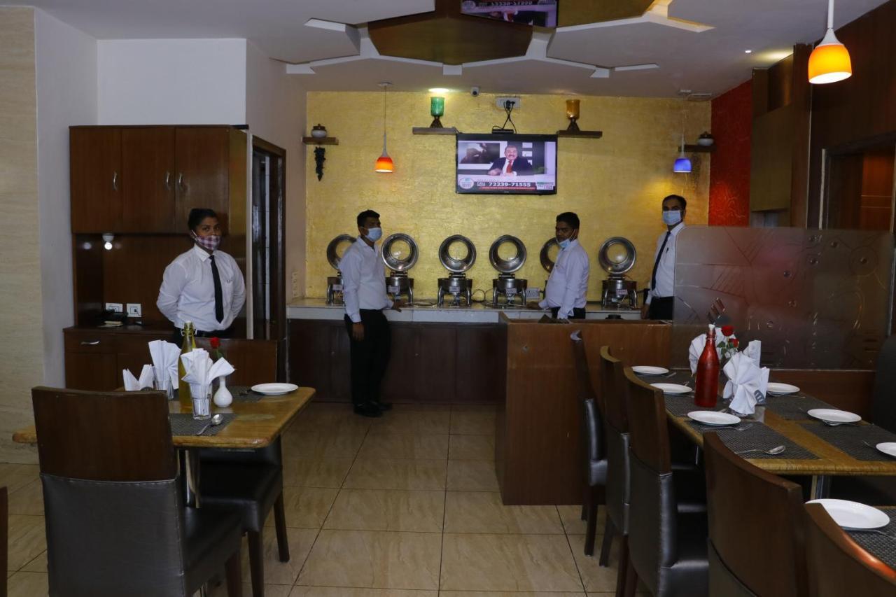 Aggarwal Hotel Zirakpur Bagian luar foto