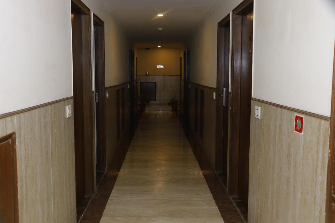Aggarwal Hotel Zirakpur Bagian luar foto