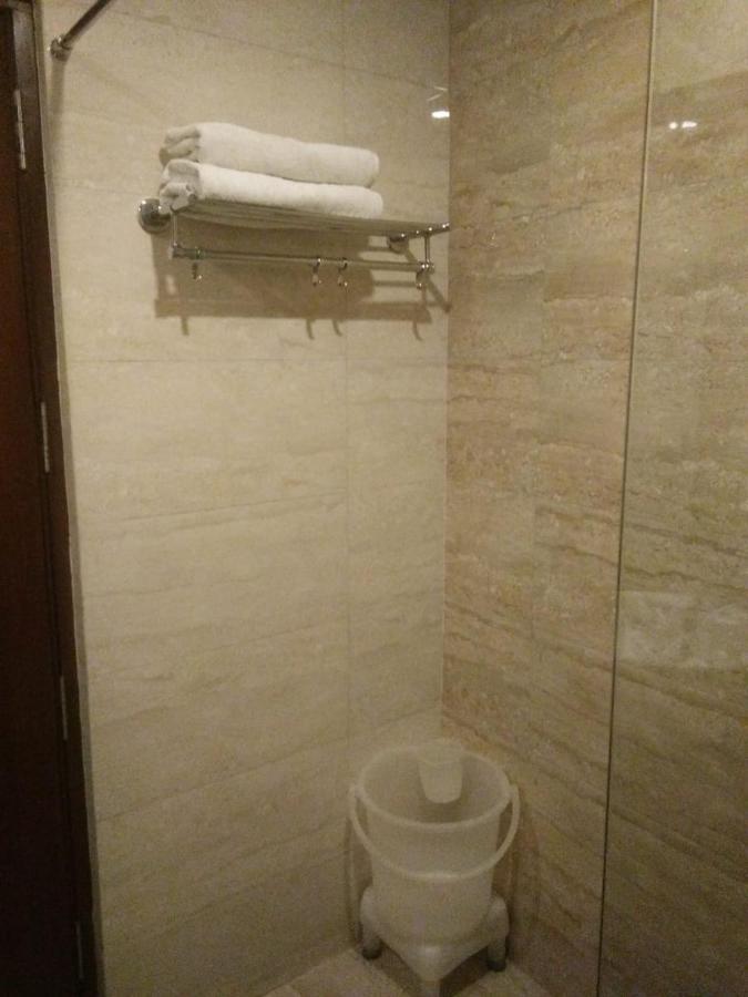 Aggarwal Hotel Zirakpur Bagian luar foto
